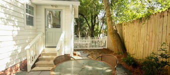 Prime Location! Charming Cottage, Fenced Yard & Close to Downtown & FSU