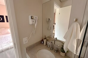 Hair dryer