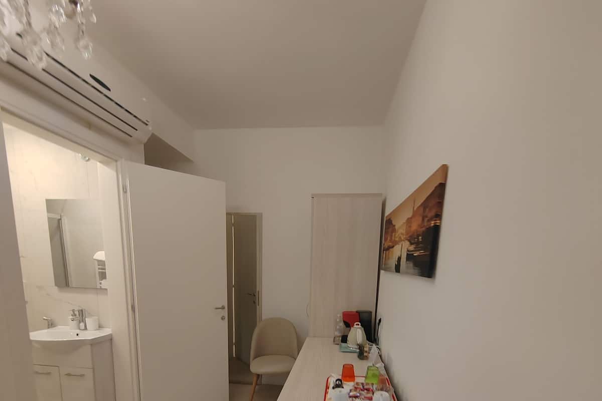 Couette en duvet d'oie, matelas mémoire de forme, bureau