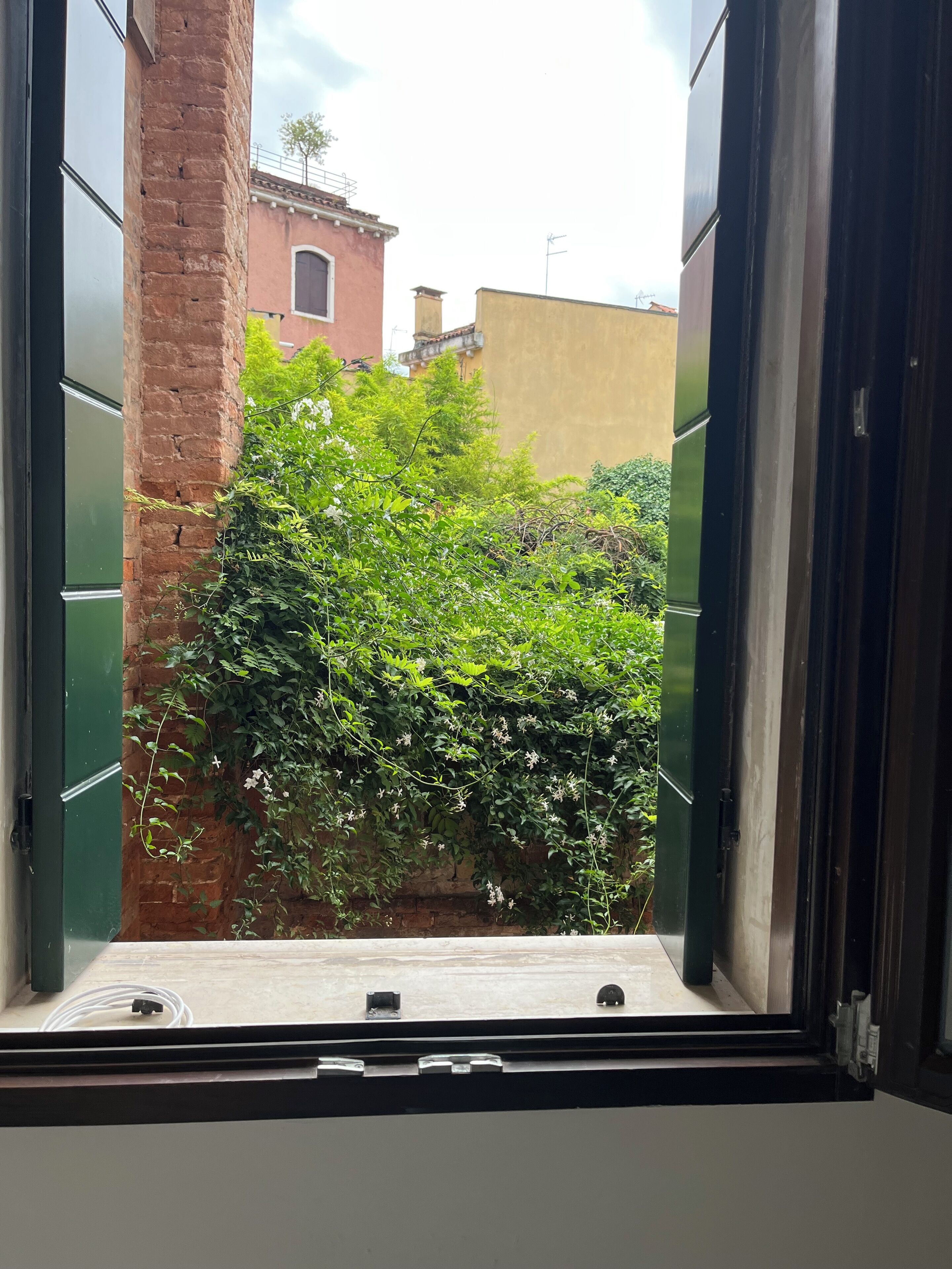 Standard Room, Garden View | Down duvets, memory-foam beds, desk, laptop workspace