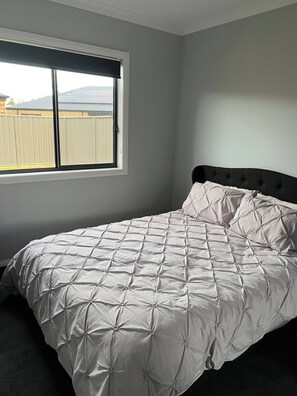 Talo, 4 makuuhuonetta, tupakointi sallittu, parveke | 5 makuuhuonetta