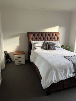 House, 4 Bedrooms, Smoking, Balcony | 5 bedrooms