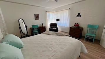 1 bedroom, free WiFi, bed sheets