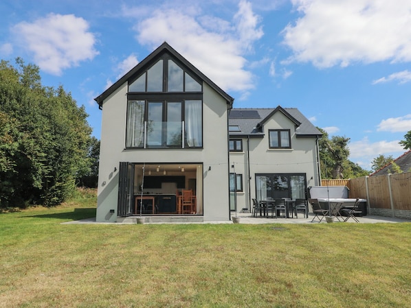 Exterior - Ty Landsker (Milford Haven)