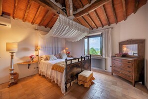 6 chambres, fer et planche à repasser, Wi-Fi gratuit, draps fournis