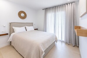 2 chambres, fer et planche à repasser, Wi-Fi gratuit, draps fournis