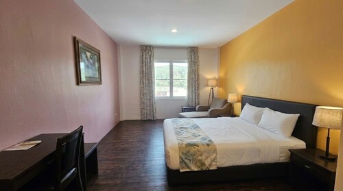 98 Hotel