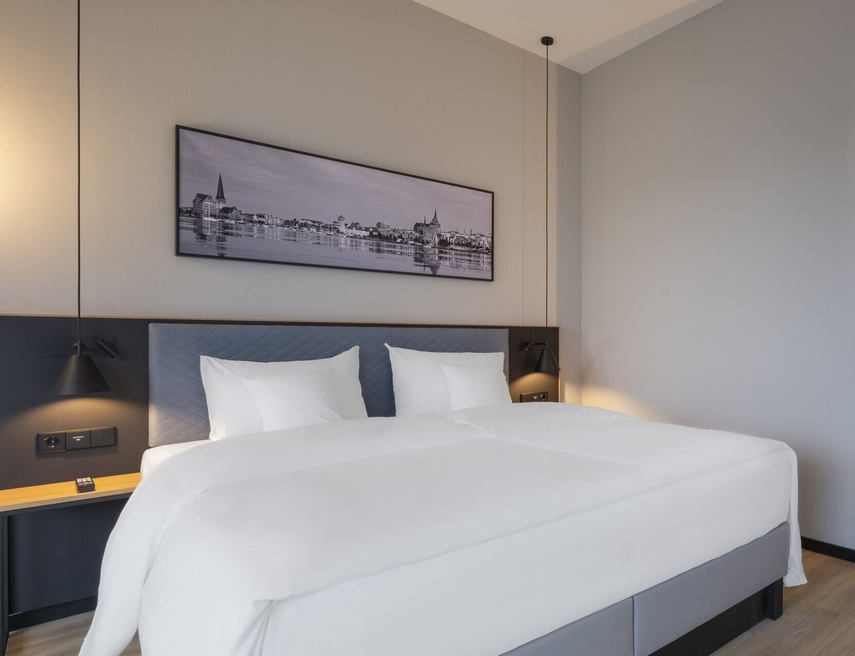 ملاءات للفراش لا تسبب الحساسية وألحفة محشوة بالريش وميني بار