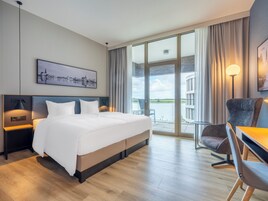 Ropa de cama hipoalergénica, cubrecamas y minibar 