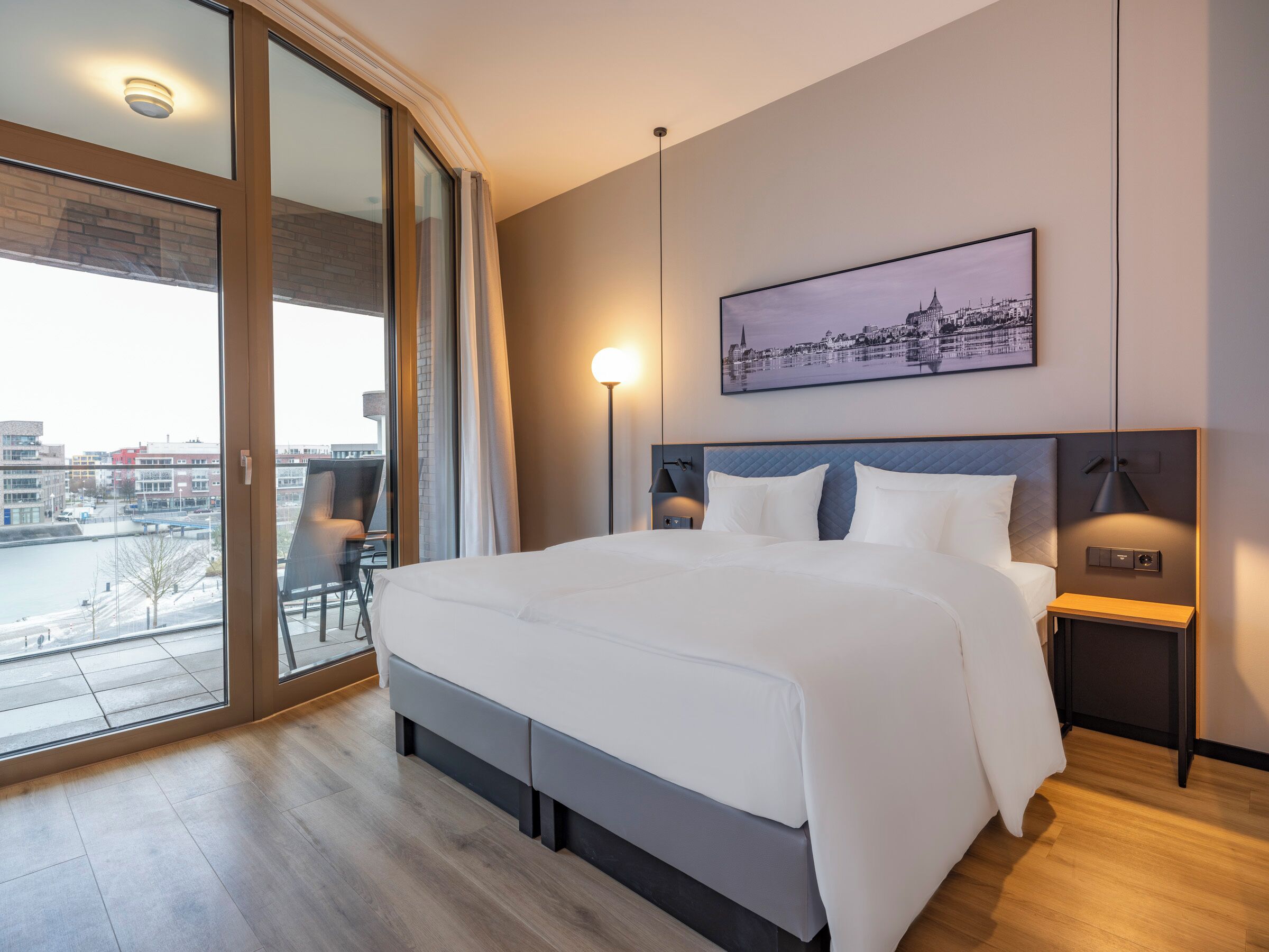 Junior Suite, Harbour View | Hypo-allergenic bedding, down duvets, minibar, in-room safe