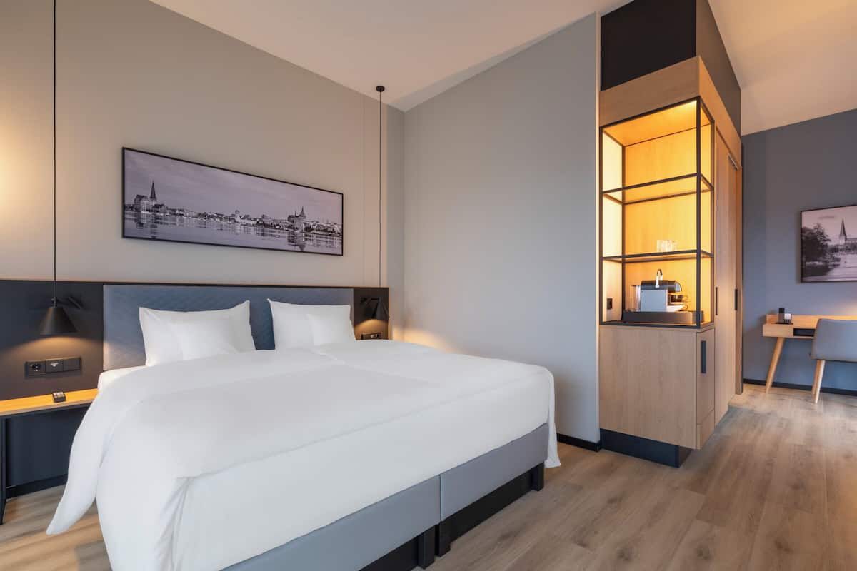 Junior Suite, Terrace, Harbour View | Hypo-allergenic bedding, down duvets, minibar, in-room safe