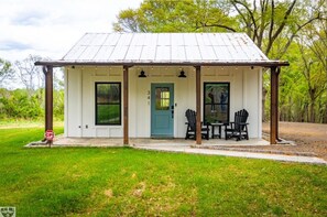 Exterior - Charming 1-bedroom house with WiFi and AC in Cowpens (Cowpens)