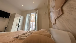 Double Room, Balcony, City View | Blackout drapes, soundproofing, iron/ironing board (on request) - ABT L'Aura  (Palermo)