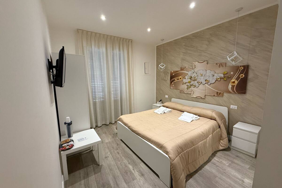 Double Room, Balcony, City View | Blackout drapes, soundproofing, iron/ironing board, free WiFi