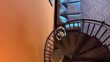 Family Suite, Non Smoking | Desk, iron/ironing board, free cribs/infant beds, free WiFi