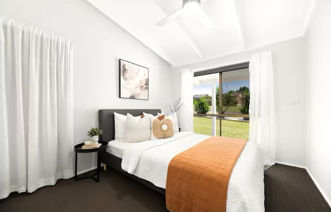 4 bedrooms, iron/ironing board, free WiFi, bed sheets