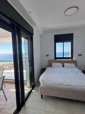4 bedrooms, WiFi, bed sheets