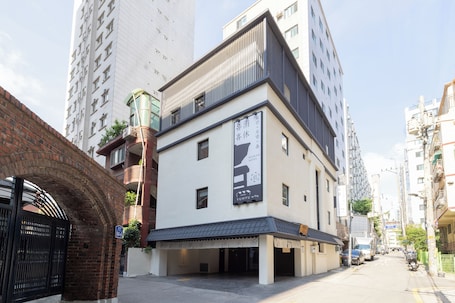 Fachada de la propiedad