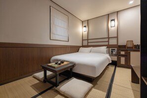 Deluxe Double Room | Desk, laptop workspace, free WiFi