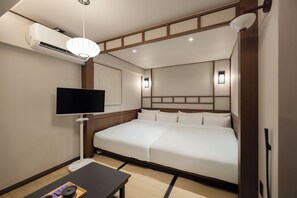 Family Studio Suite | Desk, laptop workspace, soundproofing, free WiFi - Ryokan Hotel Yuhyu (Seoul)