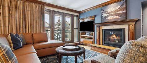 Televisie en een open haard