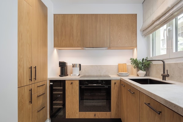 スーペリア アパートメント 2 ベッドルーム | 専用キッチン | 大型冷蔵庫、電子レンジ、オーブン、コンロ