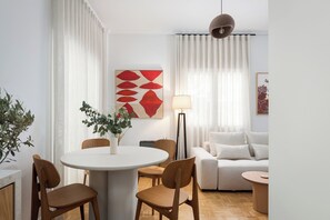 Appartement Supérieur, 2 chambres | Restauration dans la chambre