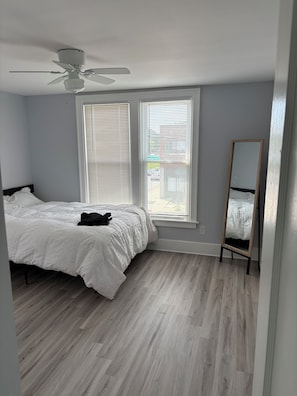 Iron/ironing board, WiFi, bed sheets