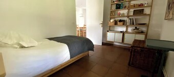 Charming rural cottage with large private garden-Caldes de Malavella (Girona)