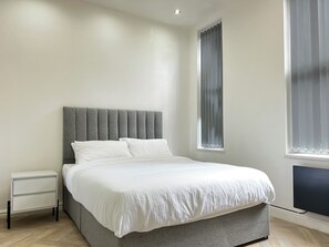 1 bedroom, WiFi - Stylish & Bright Flat | Near City | Free Parking & Fast Wi-Fi (manchester)