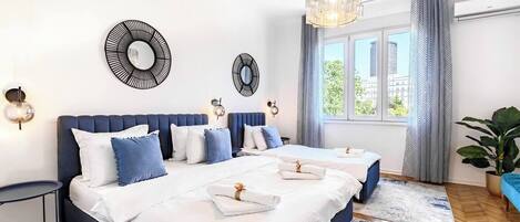 2 bedrooms, iron/ironing board, WiFi, bed sheets