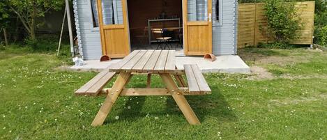 تناول الطعام بالخارج