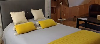 Bed and Breakfast 'Campagne' with Shared Terrace, Shared Garden and Wi-Fi