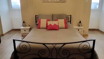 1 bedroom, WiFi, bed sheets