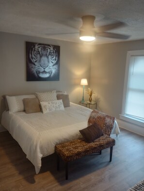 2 bedrooms, iron/ironing board, WiFi, bed sheets