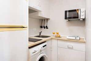 Fridge, microwave, coffee/tea maker, electric kettle