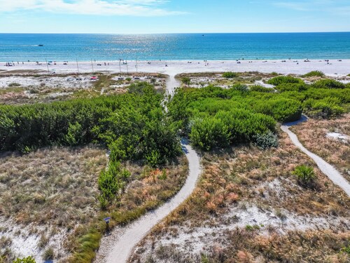 3bed on Siesta w/ direct beach access!