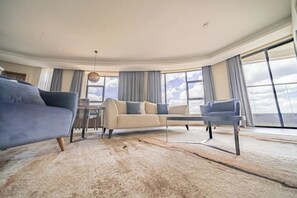 Smart TV - Cozy and Modern Two Bedroom Apartment (Nairobi)