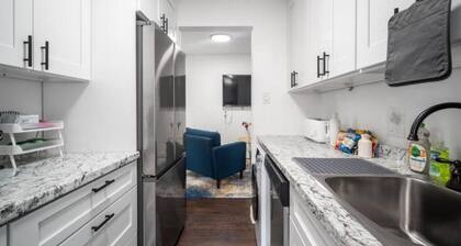 Stylish Chic Suite FREE PKG Extended Stays Welcome