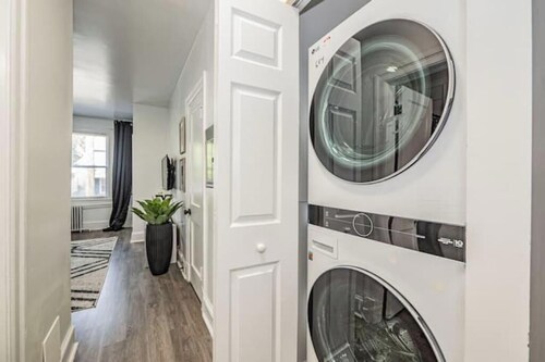 Bright DC Retreat Extended Stays Welcome w/Parking