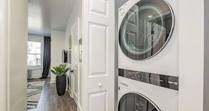 Bright DC Retreat Extended Stays Welcome w/Parking