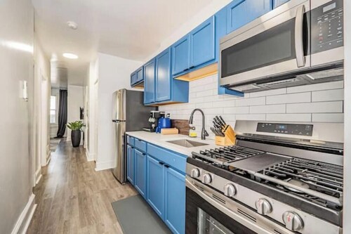 Bright DC Retreat Extended Stays Welcome w/Parking