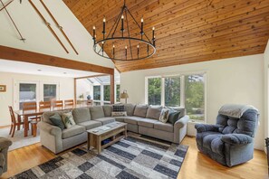 TV, fireplace, offices