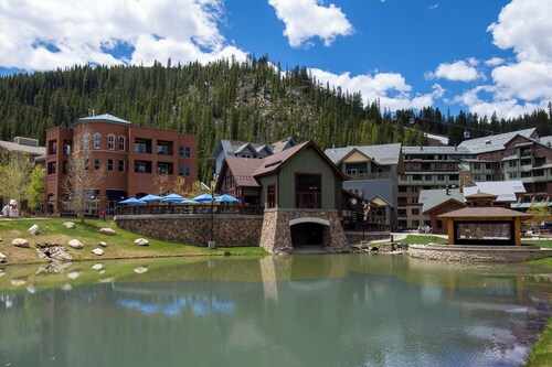Condo near Winter Park Gondola w/ hot tub