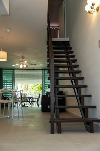 Charming 2-bedroom villa in amazing Dorado steps from the beach