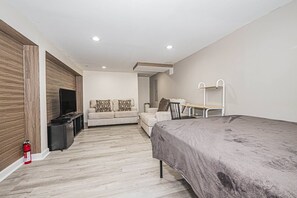 1 bedroom, free WiFi, bed sheets