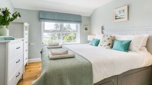 3 bedrooms, iron/ironing board, travel cot, free WiFi