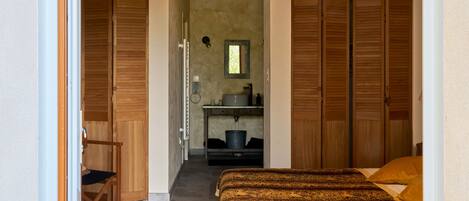 Wi-Fi, draps fournis, accès pour personnes à mobilité réduite