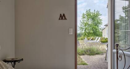 Chambre d'hÎtes 'Mélanosporum' avec terrasse privée, jardin commun et Wi-Fi