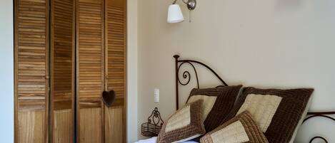 1 bedroom, WiFi, bed sheets, wheelchair access